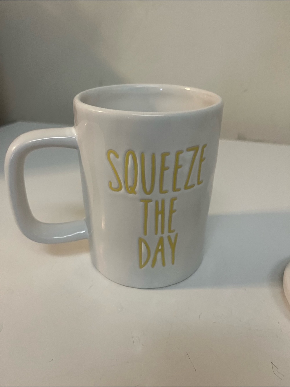 Blue Harbor Squeeze the Day Lemon Lidded Ceramic Coffee/Tea Mug Yellow and White - Picture 8 of 9